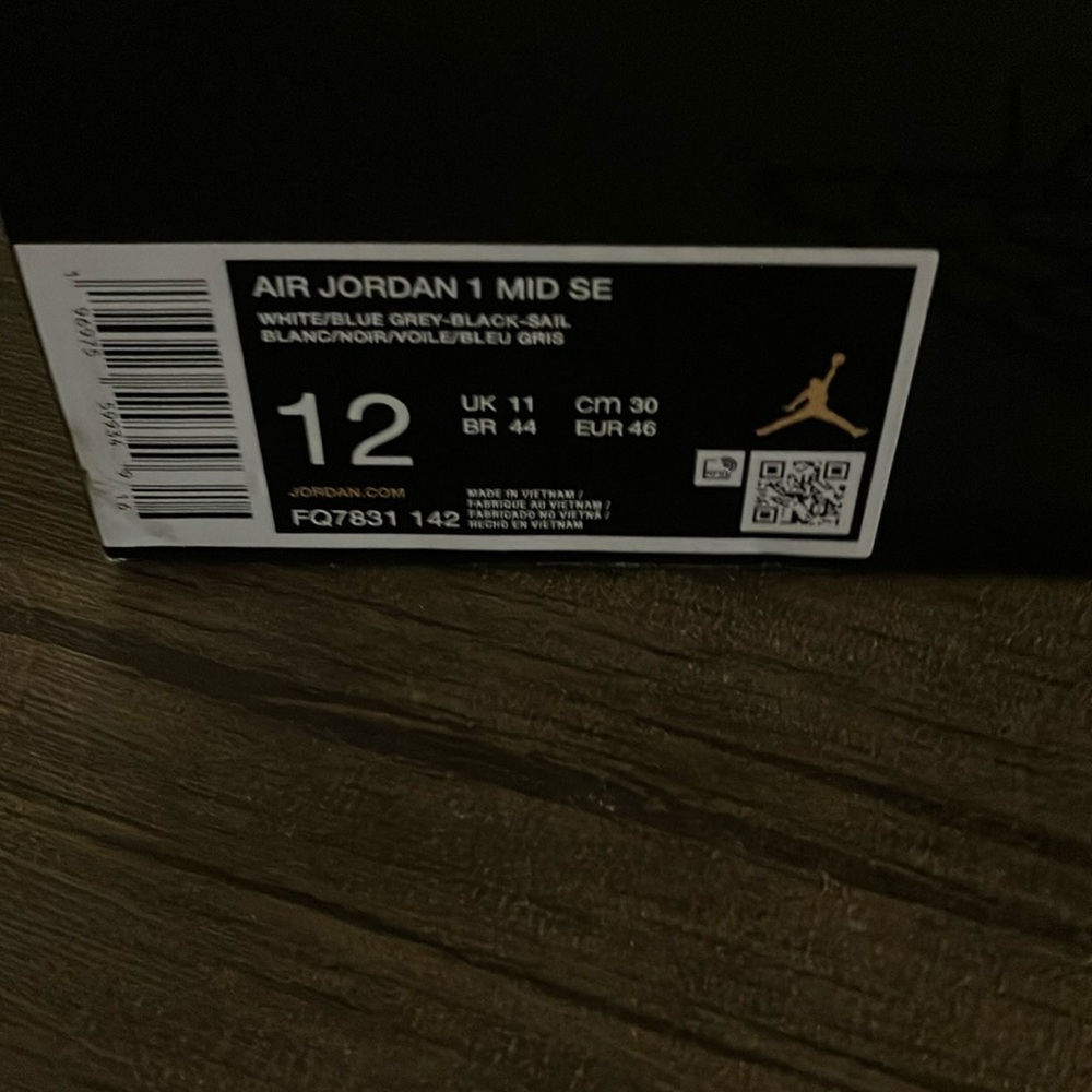 Air Jordan Mid 1 SE